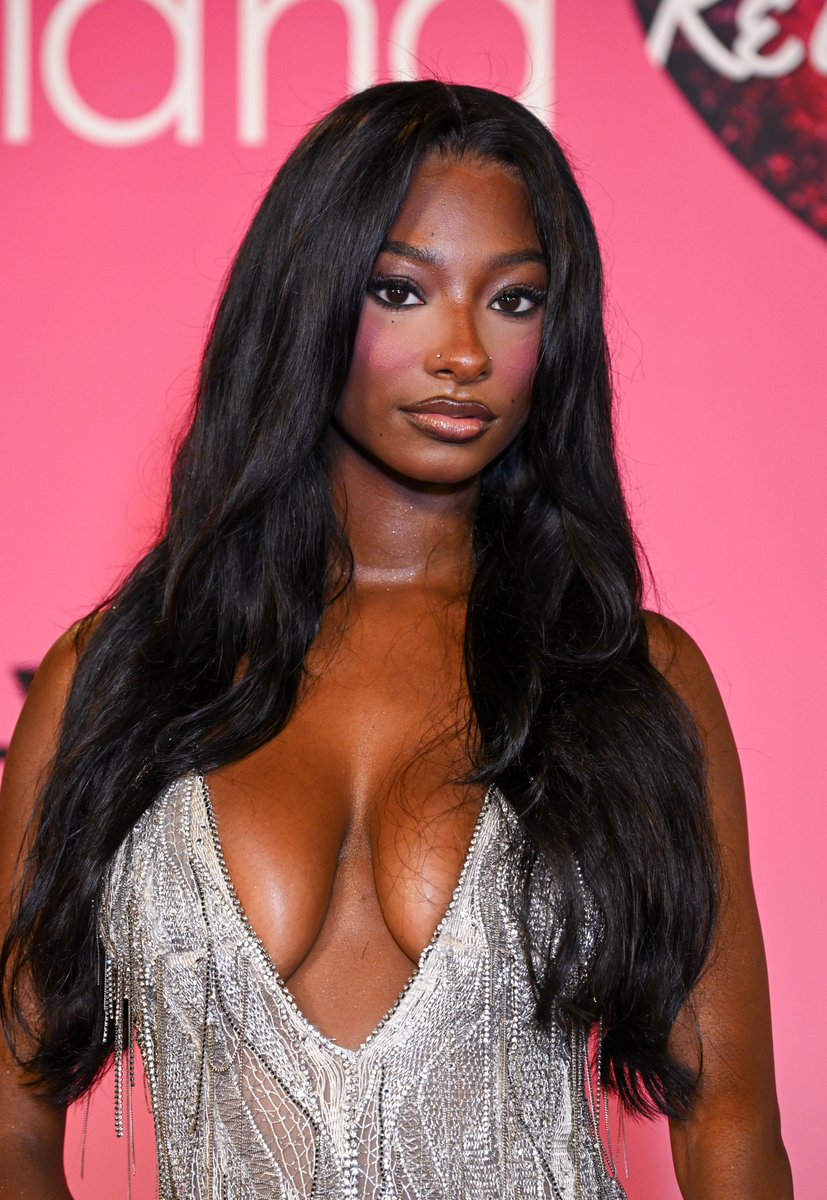 Complex's tweet photo. Trinity Tatum opened up about where she was a year before winning Love Island USA

"A year ago today, I was 21, working at Home Depot, having a mental crisis. I’d cry before going into work because I’d see people my age on social media on yachts, in high-rises, with all these bags and purses, and think, ‘What am I doing wrong? How am I going to get successful?"

"And a year later, I've won a very popular love show; I have an amazing boyfriend, an amazing support system, and offers from people who didn't even know I existed."

📸: getty
via @FlauntMagazine