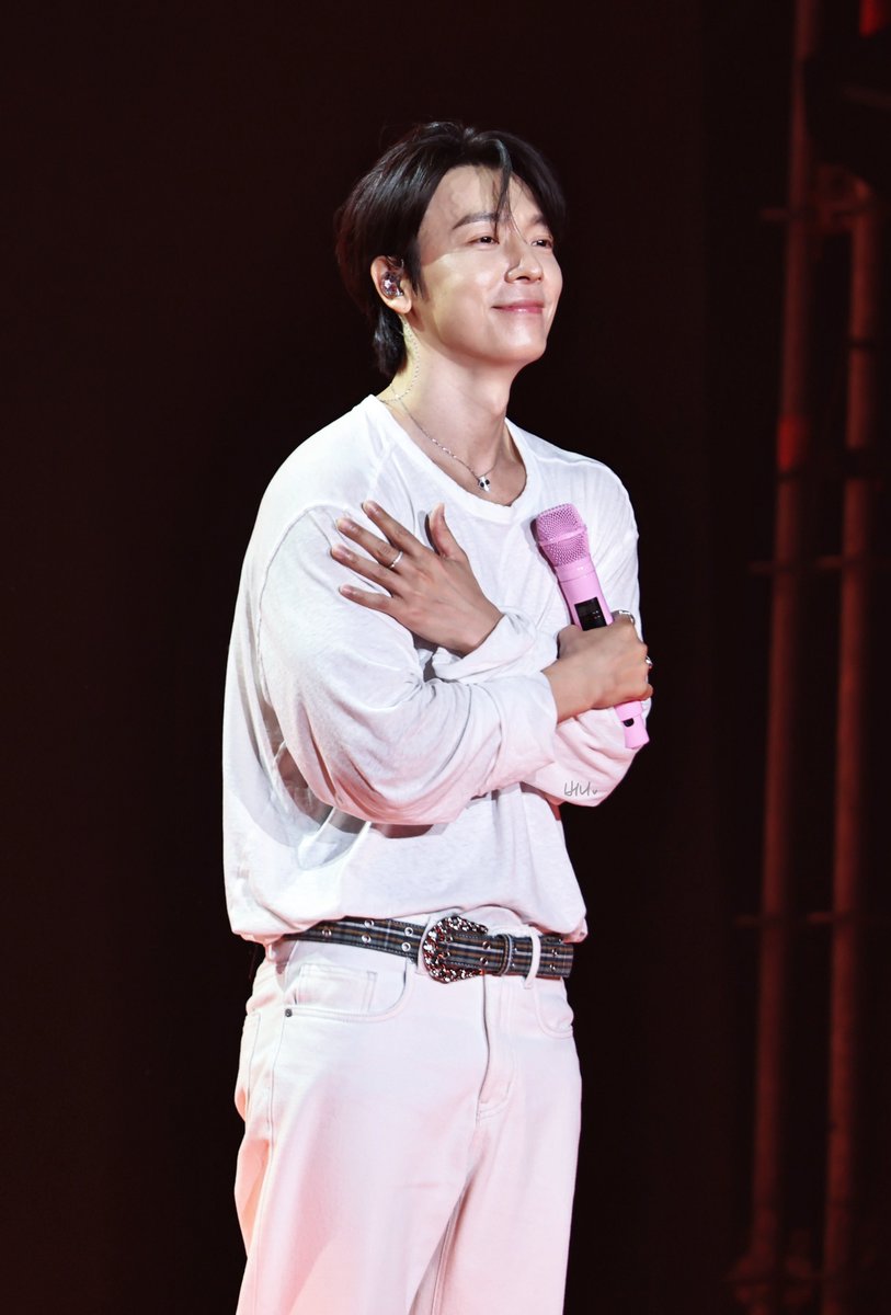 BeBunni_0404's tweet photo. 260906 DONGHAE 1ST SOLO ENCORE CONCERT [ALIVE] in SEOUL Day3

이렇게 귀여우면 나는 어떡하라고૮₍´͈ ᵕ `͈₎ა 
@donghae861015 

#DONGHAE #동해 
#SUPERJUNIOR #슈주 #슈퍼주니어 https://t.co/ULcqCaSj84