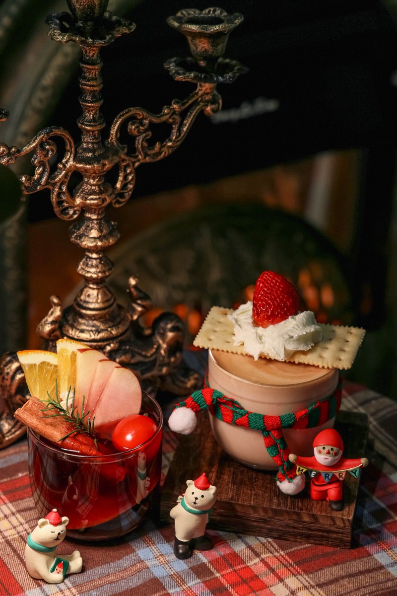 Kellems08's tweet photo. [Warm Christmas vibes ahead!  Sending cozy wishes to you and yours this holiday season—may your days be full of joy and sweet moments!] https://t.co/vgf0yXyXDQ