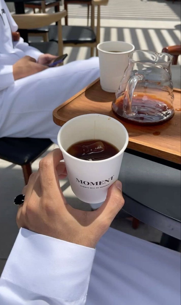 n_zi7i's tweet photo. ولا أساوم على حسن الخلق والذوق والتهذيب 
ولو تجمح بي أفكاري بغير الخير ما أسرجهّا

عسى نفـسي إذا لاقت من الدنيا كثير الريب
ما توقن غير بالمعروف والإحسان يوهجها https://t.co/1LilzT3RKu