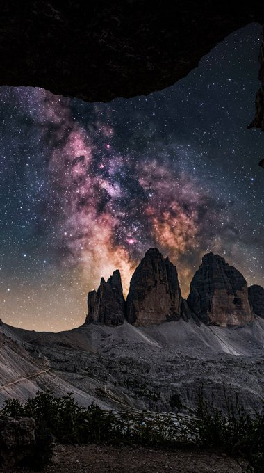 astrooalert's tweet photo. Milky Way from Italy https://t.co/qV8OvhjruZ