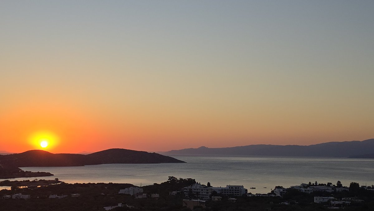 KeivisRojas's tweet photo. Amanecer en Grecia 🇬🇷

📸 by @keivisrojas

#photography #photooftheday #photo #photographer #photographylovers #photogram #photoeveryday #photos #photographylife https://t.co/yITSNknN9U