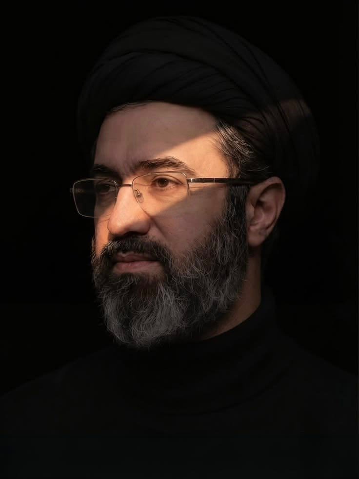 SQasmzadh's tweet photo. میلادت مبارک آقای زِدیده پنهان و در دل عیان
#لبيك_يا_خامنه_ای‌ https://t.co/8PDIESJ7V8