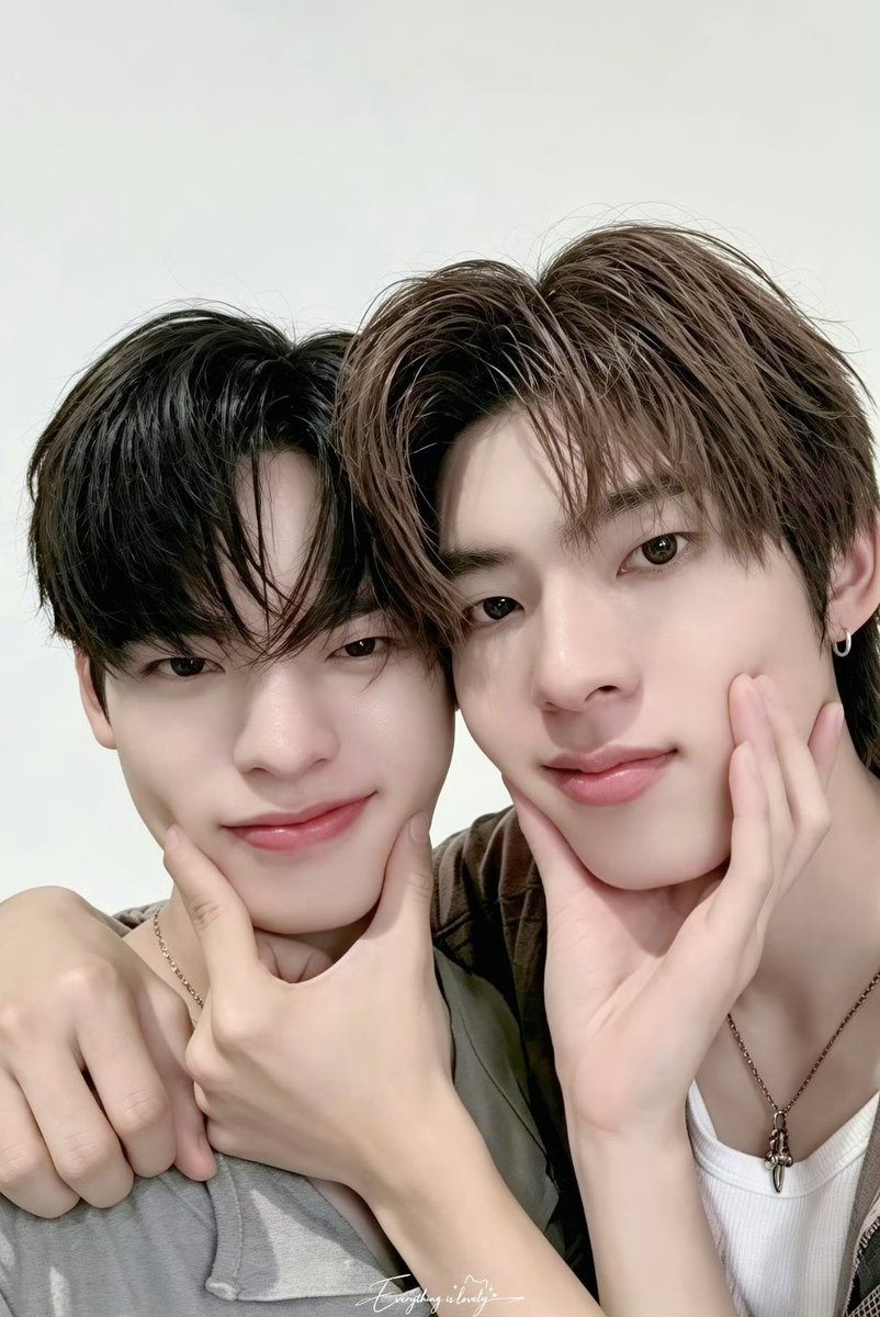 Toeyikx's tweet photo. 🫸🏻🐶ྀི₎•⤙•₍🐻‍❄️ྀི🫷🏻 https://t.co/UGvVX8SeIZ
