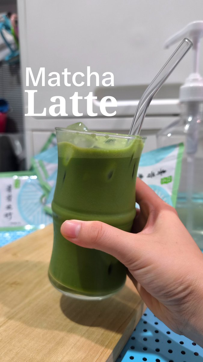 BGMeYou's tweet photo. ขอชนแก้ว ด้วย Matcha Latte
สัก 8 กรัมมมมมม
I Love You So Matcha มากๆ เลย
#เติมมัทฉะ #matchalover #matcha https://t.co/8s3AauKmKn