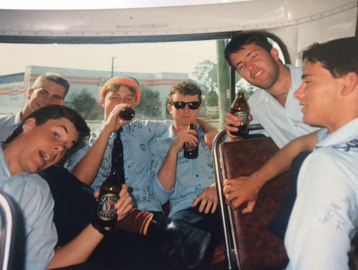 vybodff28's tweet photo. 🤣 Back in 1988 on the last day of school I smuggled a six pack into school in a cool pack in my bag. Just so we could enjoy our last school bus ride home with a smile 👍😎

Don’t think you’d get away with it now though 💯🥳 https://t.co/hyzWtyZdfy