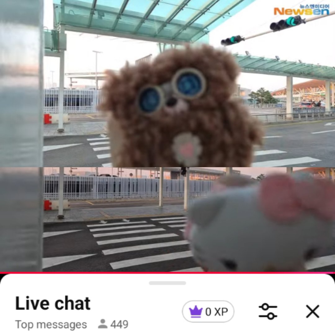 Pinkys_fatale's tweet photo. Since they are so many of us watching live &amp; waiting for jisoo to show up in meanwhile time the reporter showing the click teddy bear😭&amp; hello kitty... everyone a fan so cuteee https://t.co/WY0tTWH1Ls