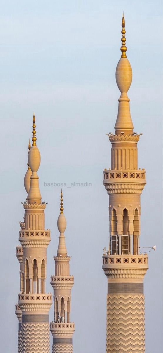 t_3r0's tweet photo. مدينة رسول الله ﷺ
في سُكناها من البركة
 ما يُستحقر دُونها كل رغَد ورَخاء
فيا هناءَة ساكنيها
 ويا سعادةَ قاطِنِيها
ويا بُشرى مُجاوريها وزائريها  🤎 https://t.co/Q2O66CooEX
