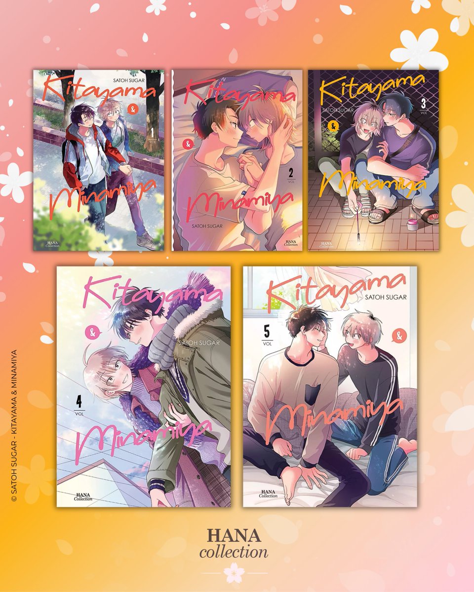 Editions_Hana's tweet photo. À l’approche de son coffret collector (disponible le 11 septembre) et alors que la série vient de s’achever en cinq tomes, zoom sur Kitayama & Minamiya, la savoureuse et tendre romance de @satohsugar  ! 🥹💛

🌸 Drôle, doux et sensuel, ce BL séduit par ses quiproquos, la fraîcheur du premier amour et surtout par la façon dont la relation de Kitayama et Minamiya se construit et mûrit au fil des tomes.

💛 Le premier tome s’est classé parmi les “BL à suivre” (Next Generation) des BL Awards 2024 de Chil-Chil. ✨️

🌸 Saviez-vous que Kitayama & Minamiya existait déjà en 2018 ? À l’origine, Satoh Sugar avait publié sur les réseaux un manga de seulement quatre pages, avec une idée légèrement différente.

Minamiya n’arrivait pas à regarder Kitayama parce que son visage était tout simplement beaucoup trop à son goût ! 🤭

💛 Derrière son humour, la série raconte surtout la construction d’un couple dans la durée : jalousie, avenir, vie commune, famille, quotidien… Les enjeux grandissent en même temps qu’eux.

🌸 Une romance idéale pour ceux qui aiment les BL qui continuent à faire évoluer leurs personnages une fois la relation établie.

💛 Satoh Sugar pousse même le souci du détail jusqu’à leur appartement, pour le tome 5, elle a consulté des annonces immobilières et réfléchi à leur budget, leurs lieux de travail et au nombre de pièces nécessaires. Le plan du logement apparaît même sous la jaquette ! 🏠🥰

🌸 Minamiya a toute l’audace de quelqu’un qui ne connaît encore rien à l’amour. Kitayama, toute la retenue de quelqu’un qui le prend très au sérieux ! C’est de ce décalage que naissent leurs quiproquos avant que les rôles ne se brouillent au fil des tomes. 💛

#kitayamaetminamiya #hanaeditions #satohsugar #blmanga #mangabl