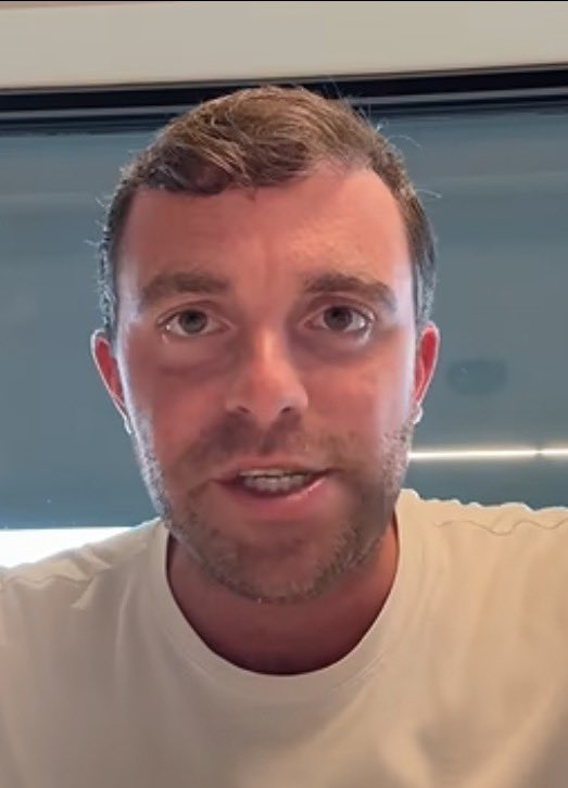 FrankEra_'s tweet photo. 🚨🗣️ | Fabrizio Romano:

"The club I was expecting to do more in the summer? I probably expected 2-3 MORE movements by Manchester United.  

"Not even a maybe, I was EXPECTING them to sign a left-back and possibly a centre-back.  

"They completely rebuilt the midfield, but my feeling is that maybe for a Champions League season, they needed something ELSE."

[@FabrizioRomano]