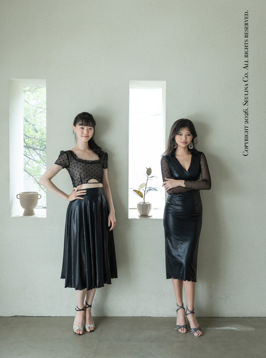 kimBox4's tweet photo. 2 days to go until the new collection! Are you Team Dress or Team Two-Piece? @kunyu_tan @yeji_yoo_ @photo_son77 https://t.co/yrLZahIU2D