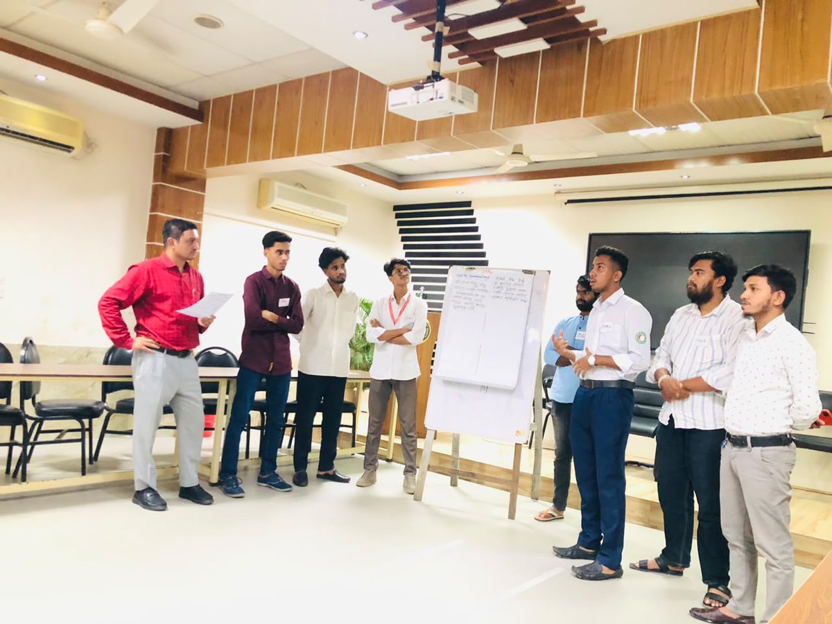 BDRCS1's tweet photo. @BDRCS1, with support from @ICRC, has launched a 3-day training on #IHL &amp; Communication for Red Crescent Youth (RCY) volunteers to strengthen their knowledge of IHL and practical communication skills helping them promote humanitarian principles and tell stories of resilience. https://t.co/jsAx9UPVsD