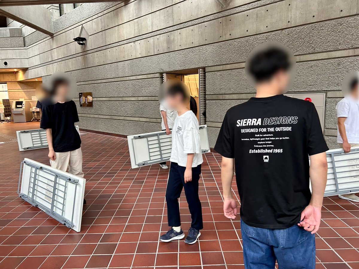 kit_mf_committe's tweet photo. 昨日今日と、夏季作業日#2でした！
センターホールでどんな作業をしていたのでしょうか？？
#松ヶ崎祭 #mf56 https://t.co/QX61ZIV04A