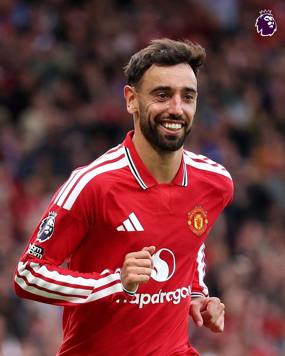 PLforIndia's tweet photo. Happy birthday to the midfield maestro, Bruno Fernandes 🇵🇹

- Most Assists in a single Premier League season 😮‍💨
- Most chances created for 4 straight seasons 🤩
- 2025/26 Premier League Player of the Season 🏆
- 2025/26 PFA Players’ Player of the Year 🏆

@ManUtd https://t.co/CAqDUZ9q10