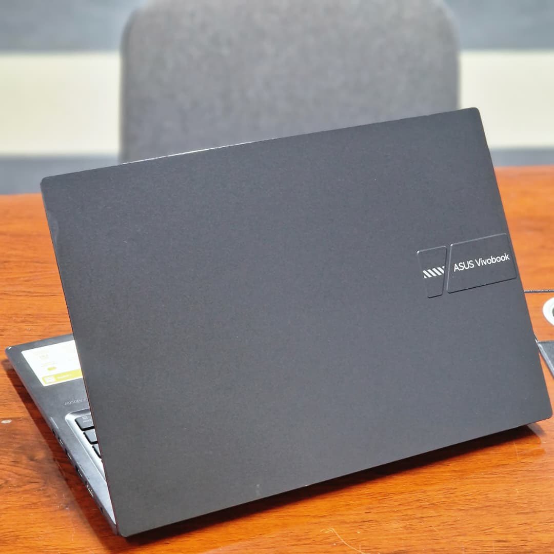 PassiTronics's tweet photo. 💻 ASUS VivoBook 16 A1605VA 

✨ Processeur : Intel Core i5 – 13e Génération (1.3 GHz jusqu’à 4.5 GHz, 10 cœurs / 12 threads) 

16 Go DDR4 

512 Go SSD M.2 PCIe NVMe 

16´´ Full HD

💰 Prix : 320 000 FCFA

💬 Appel ou WhatsApp au 691 24 97 04  📍 Douala
 🚚 Expédition Possible https://t.co/UySXEKvZbG