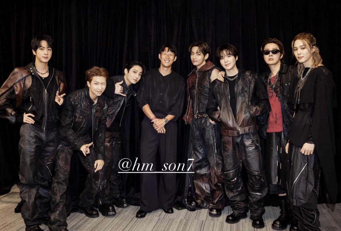 _sdl93's tweet photo. BTS AND SON https://t.co/6TY2WGGp5a
