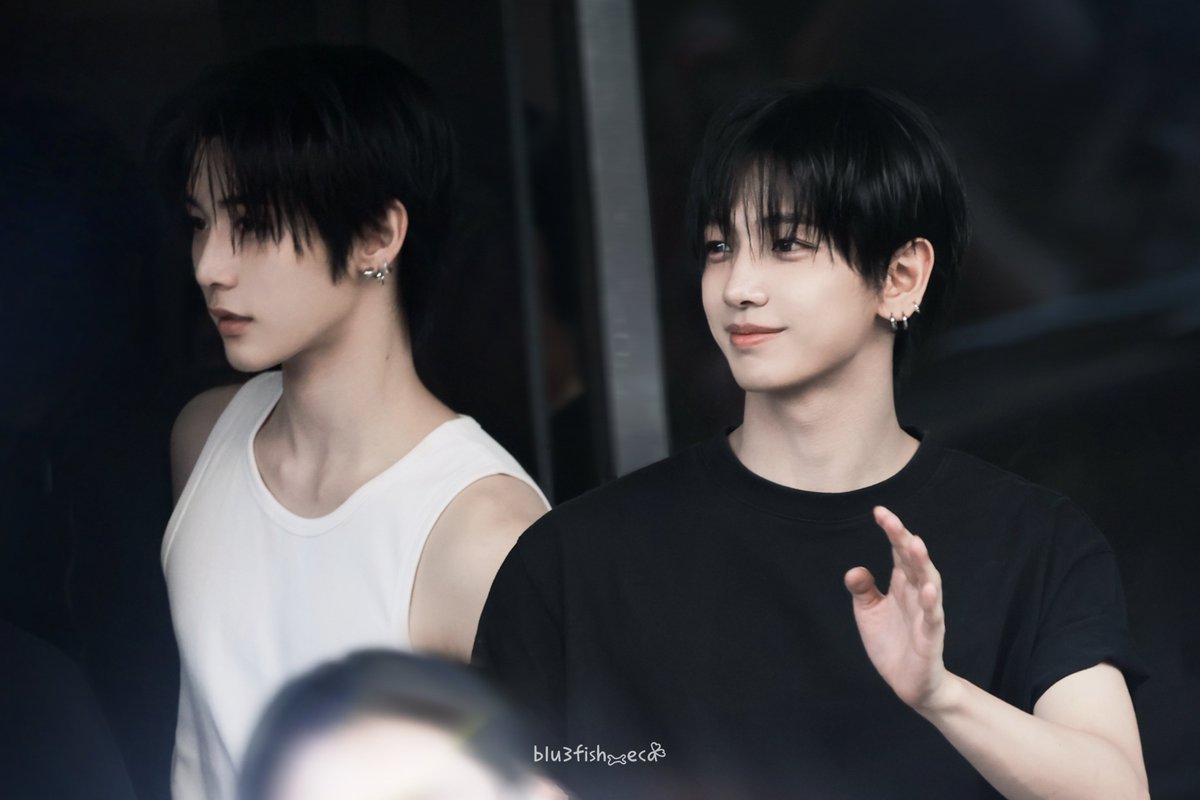 blu3fish_eca's tweet photo. 260612
🤍🖤

#태산 #TAESAN #명재현 #JAEHYUN
#보이넥스트도어 #BOYNEXTDOOR https://t.co/efev1pl5y1