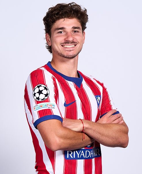 thetopcornerx's tweet photo. 🗣️🇦🇷 "Several teammates have told Julián 'we can't go on like this'."
 
 🚨@PipiEstrada1 revealed last night what happened in the rojiblanco locker room before training. https://t.co/j0TI5py4tA