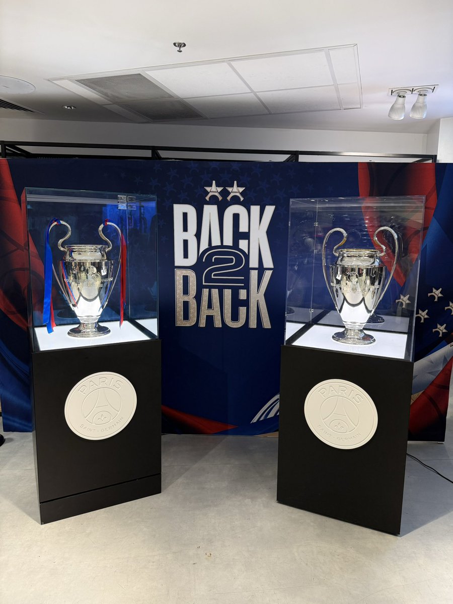 PSG_inside's tweet photo. Prenez une photo avec nos 2 trophées de la @ChampionsLeague dans notre boutique des Champs-Élysées ❤️💙

Uniquement aujourd’hui jusqu’à 17h ! https://t.co/mmKVQx1fmz