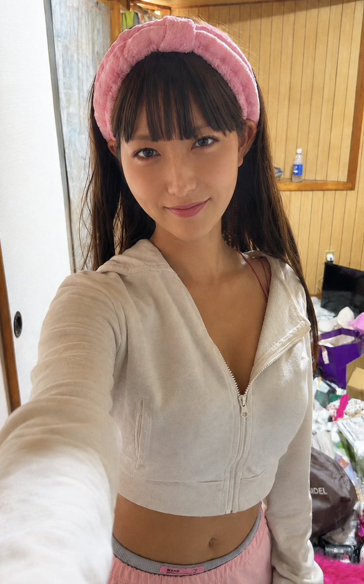 nanashi1400's tweet photo. 借金1000万円あるけどお兄ちゃんが居れば大丈夫…かな？？？ https://t.co/ZyPpxHNImR