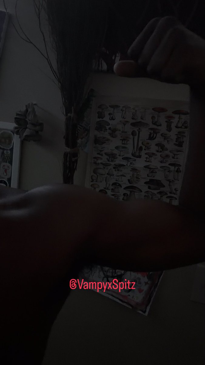 VampyxSpitz's tweet photo. Heard it’s Biceptember #nsfwtwt https://t.co/mKajmUzDGn