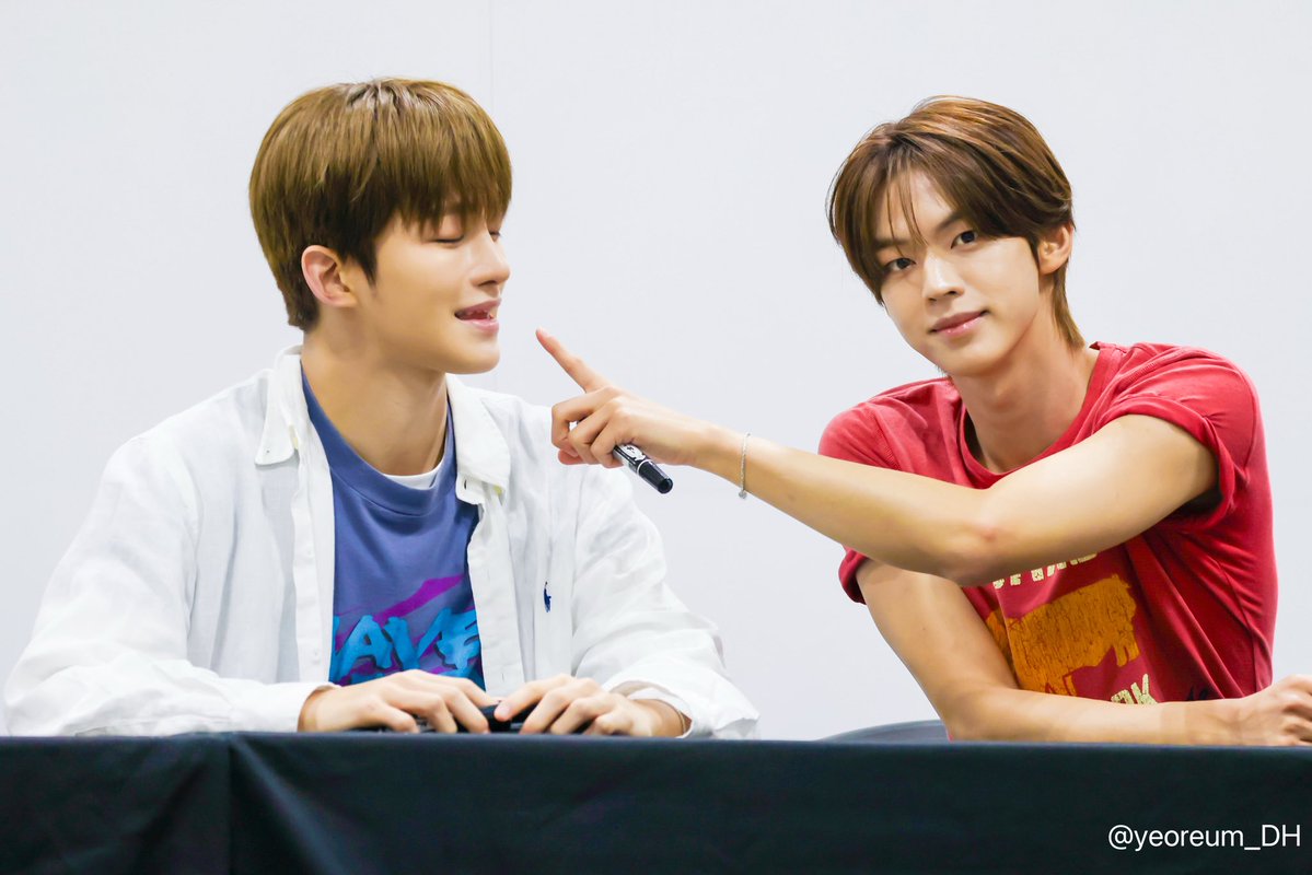 yeoreum_DH's tweet photo. 260908 プレミアムサイン会 大阪

훈훈즈♡

#훈훈즈 #도훈 #지훈 #투어스 https://t.co/xWgQQ8YRgF