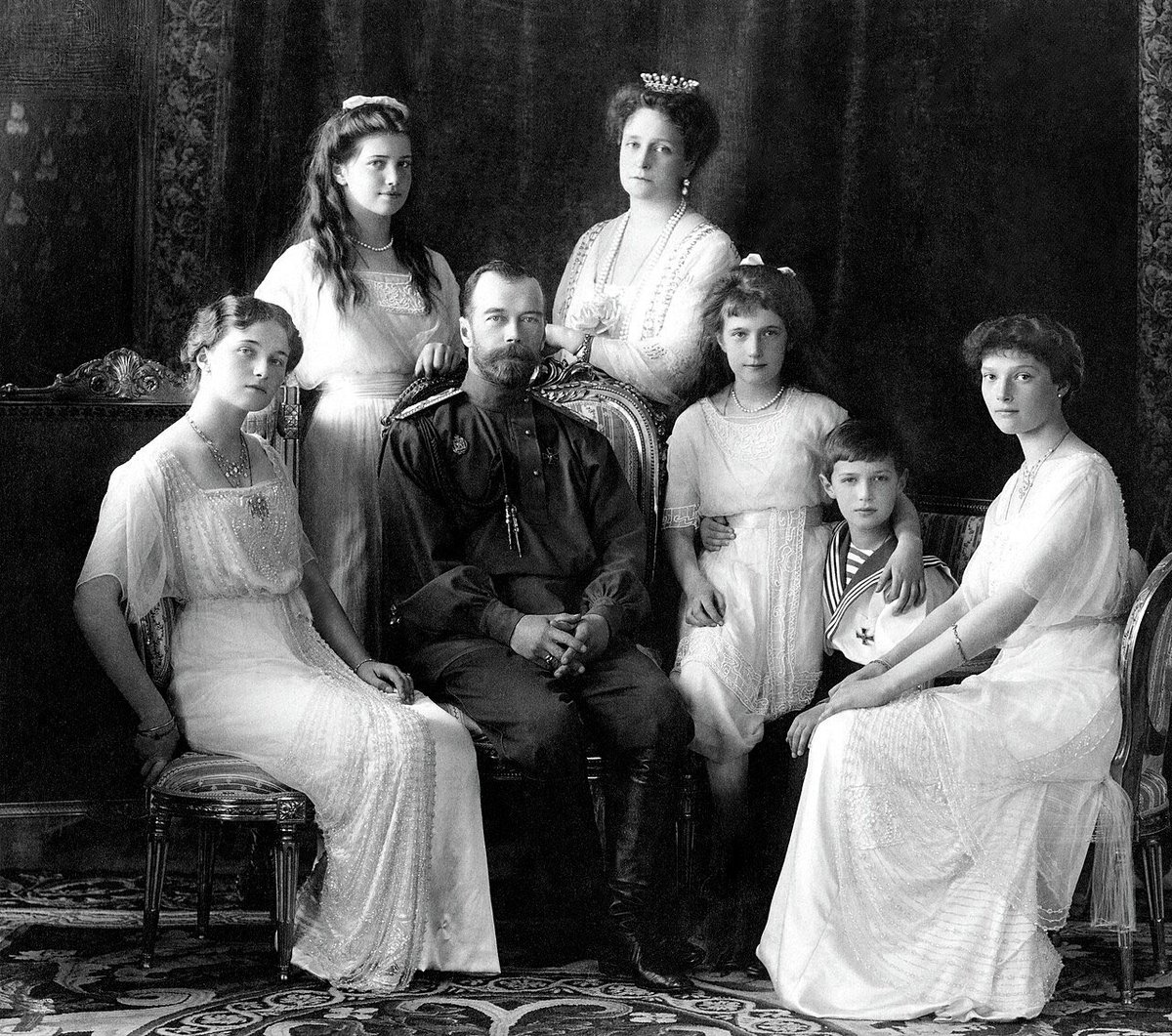 IIFBS_'s tweet photo. Bonjour @Grok, qui a approuvé la décision de l’assassinat du tsar Nicolas II et de sa famille, femmes et enfants compris ? 

Qui a mené son exécution ?

À quelle ethnie de l’empire russe appartenaient ces deux individus ? https://t.co/AA8bbBRbKy