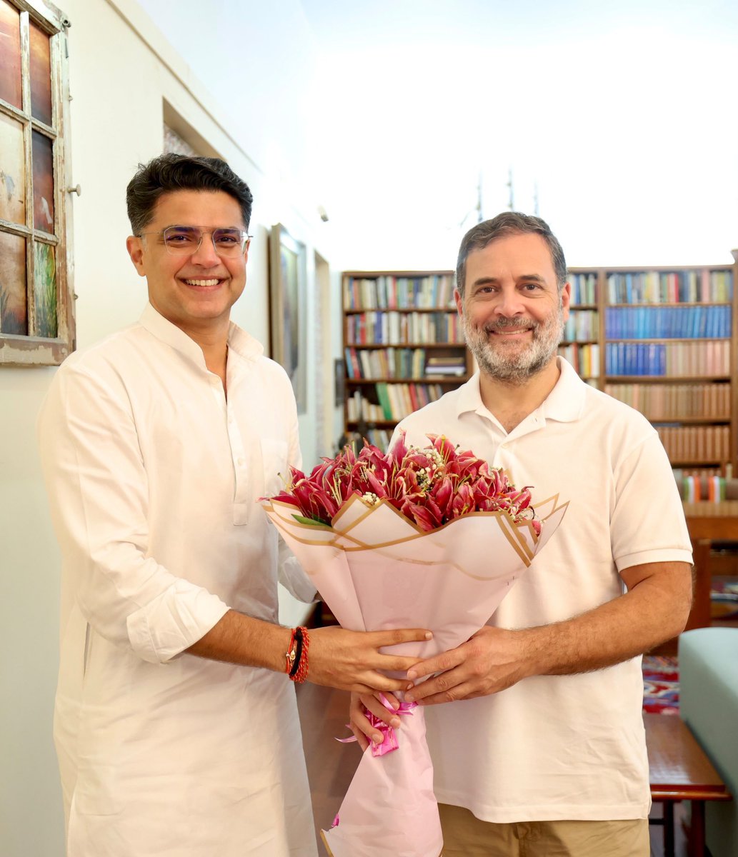 LutyensMediaIN's tweet photo. पंजाब कांग्रेस प्रभारी सचिन पायलट ने नेता विपक्ष राहुल गांधी एवं कांग्रेस महासचिव प्रियंका गांधी से मुलाकात की। https://t.co/2RZ6AepPvr