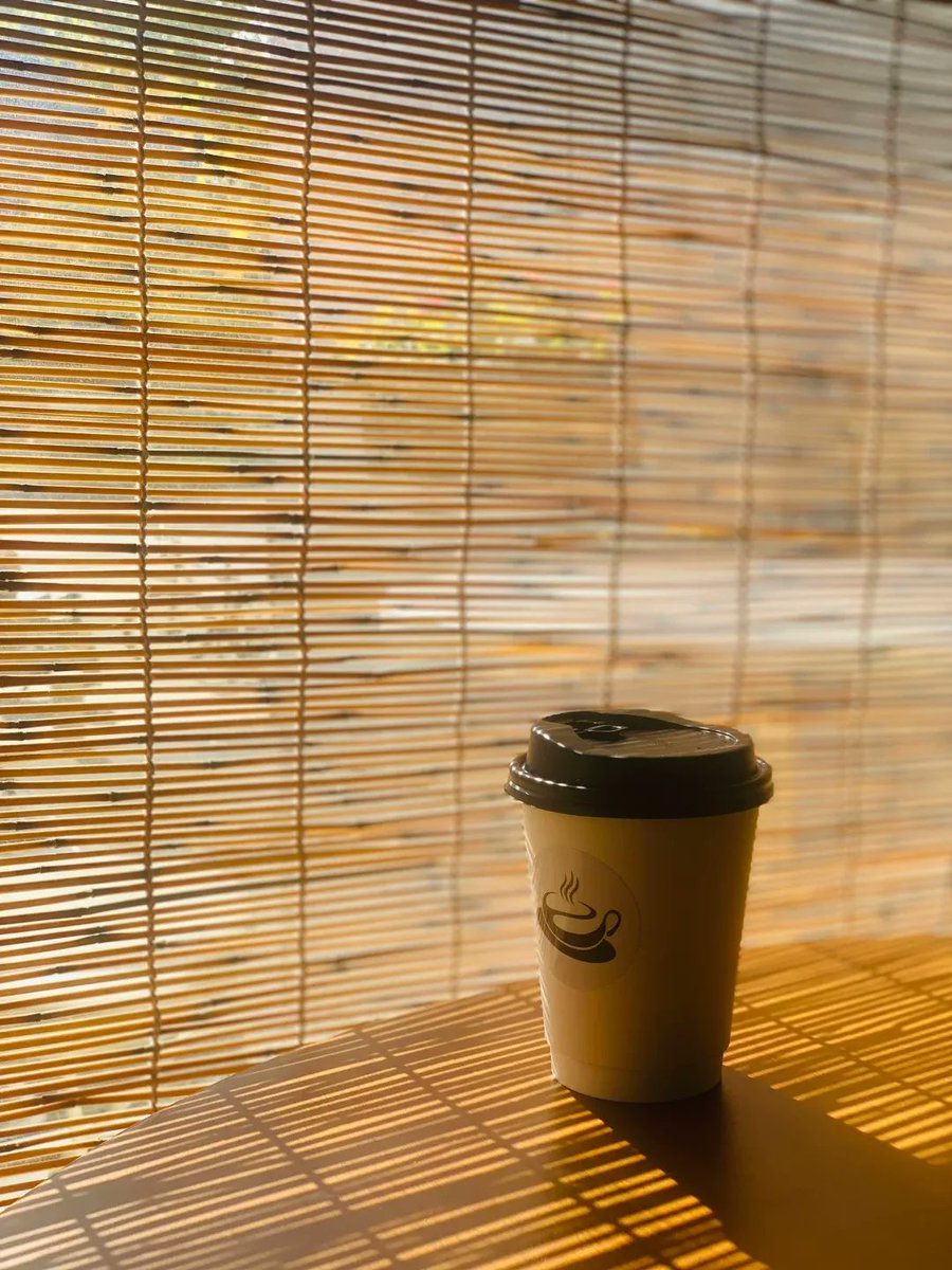alorv442122's tweet photo. [Just had a random coffee run with my bestie and now my mood’s as warm as the oat latte in my hand—tiny good hits make the whole day soft ]， https://t.co/MM1SfKAkT9