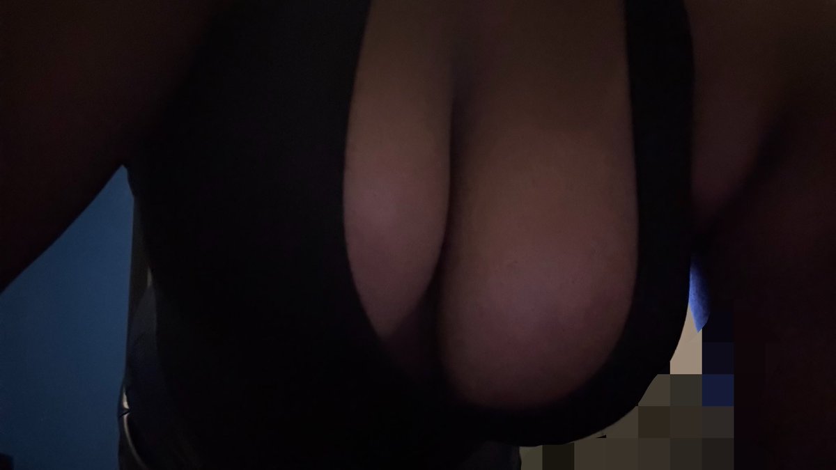 crackinyounxt's tweet photo. I love titty shirts

#nsfw #nsfwtwt #chubby #tits #boobs https://t.co/yJVpREUEOi