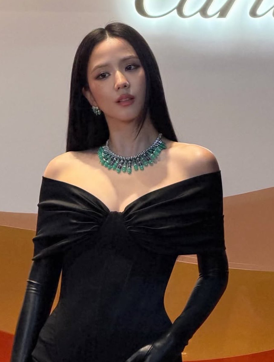 sooyafiIm's tweet photo. Genuinely the most beautiful woman in the world https://t.co/NYVbdGzSUb