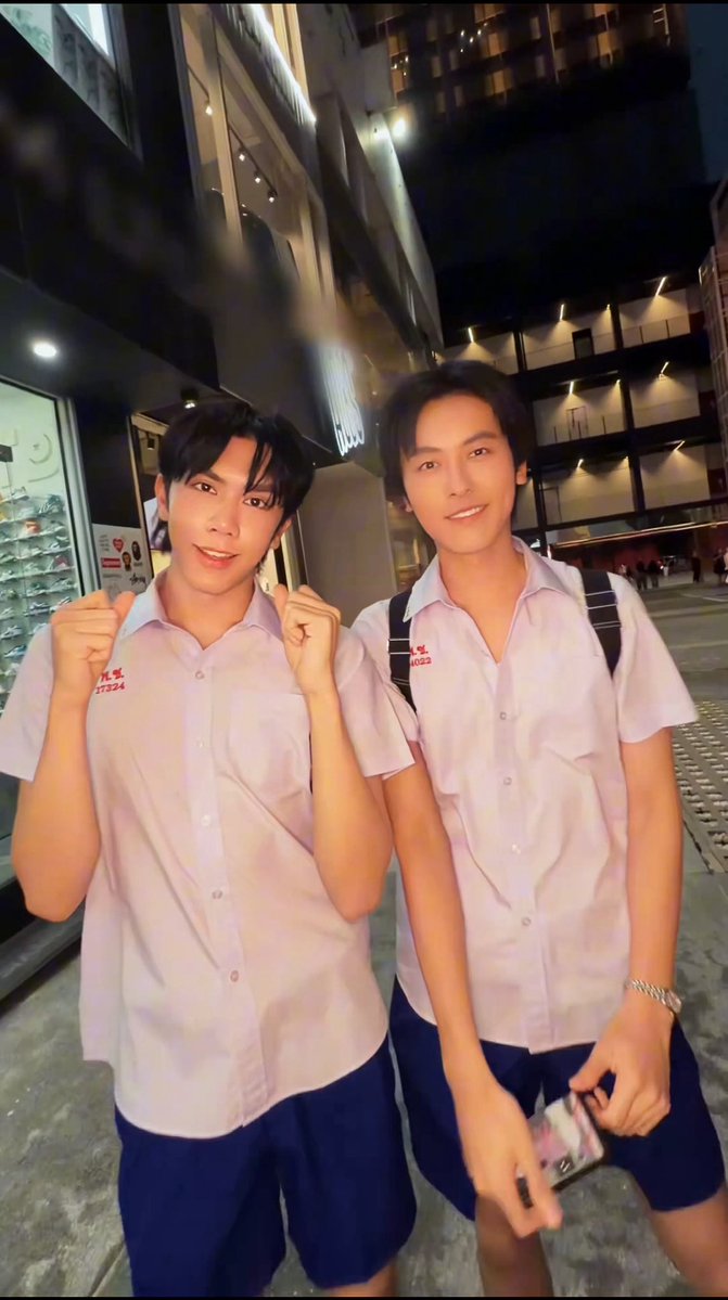 doodie_gboy's tweet photo. ที่ตั้งกว้างแต่ชอบยืนเบียดกันตลอด 🧐 https://t.co/fvNmFz1gvD