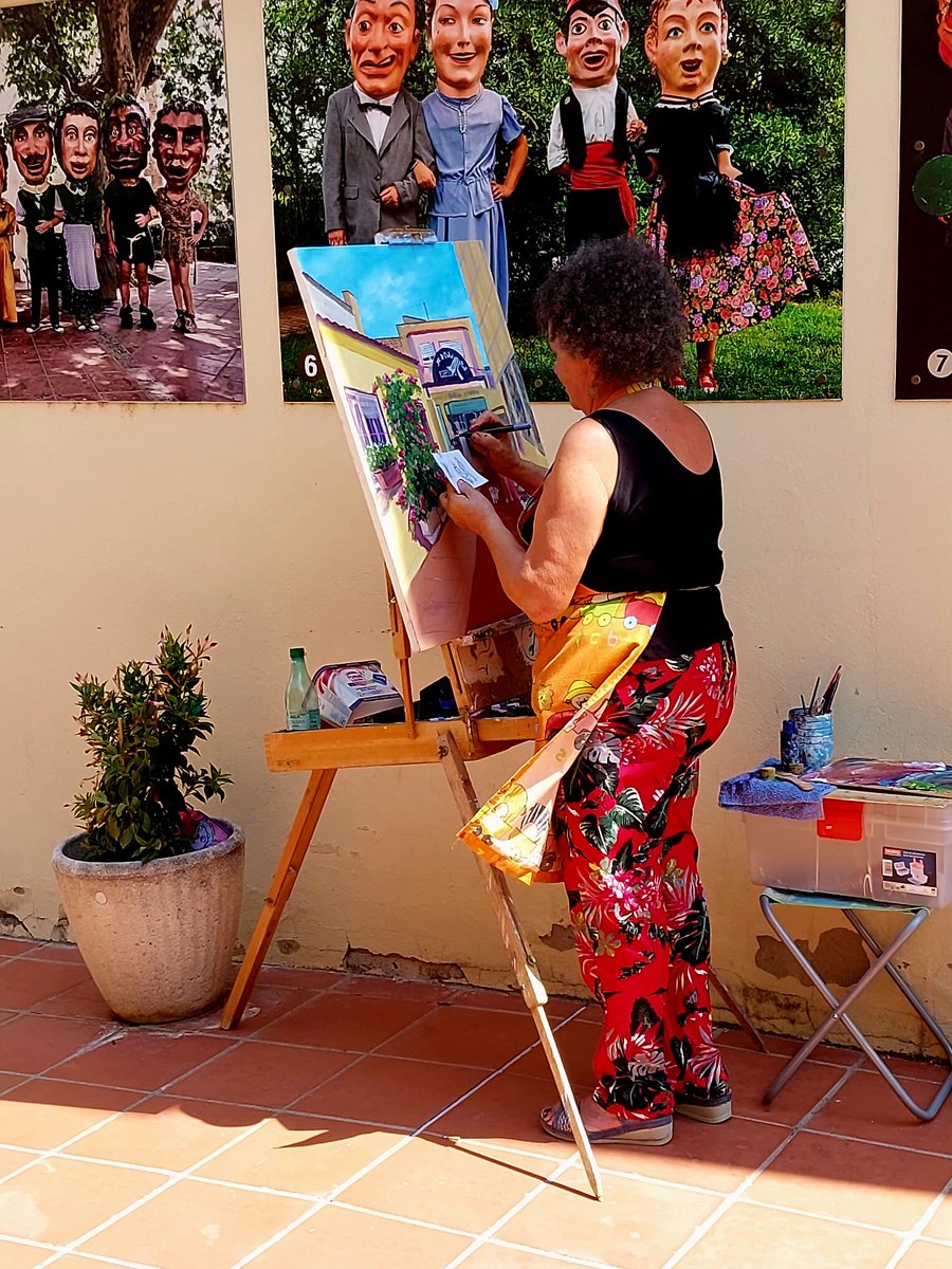 angelsoteras's tweet photo. #Capellades. #FestaMajor. Concurs de #Pintura Ràpida Joan Campoy. Pintant el passadís de La Lliga https://t.co/relamTIziC
