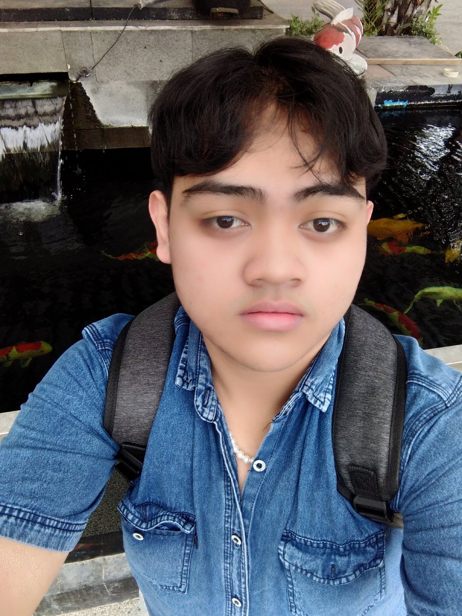 RaesPrairie's tweet photo. [QUEER FRIENDSHIP APPLICATION]
name: Raes
age: 19
height: 176cm
occupation: mhs bakor (msi sem 3 lol)
mbti: INFP-T
hobby: music composing, music remixing,
playing minecraft, listen to kpop
funfact: biromantic gay, GKS-U chaser, on diet https://t.co/uWssIl9Y4I