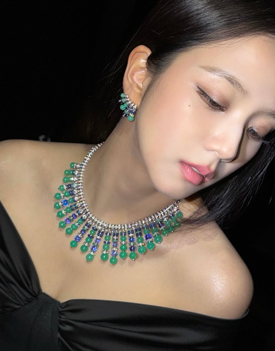 NEWSJISOO's tweet photo. #JISOO instagram update. https://t.co/CMpRRbVJOH