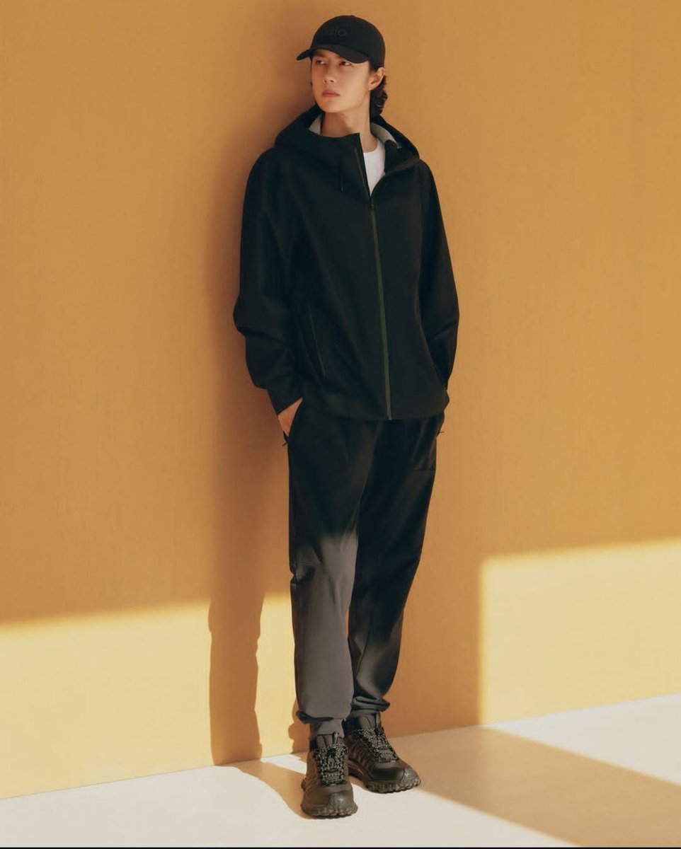 FashionistD's tweet photo. #WANGYIBO for #alo https://t.co/xYJpPbXR5p