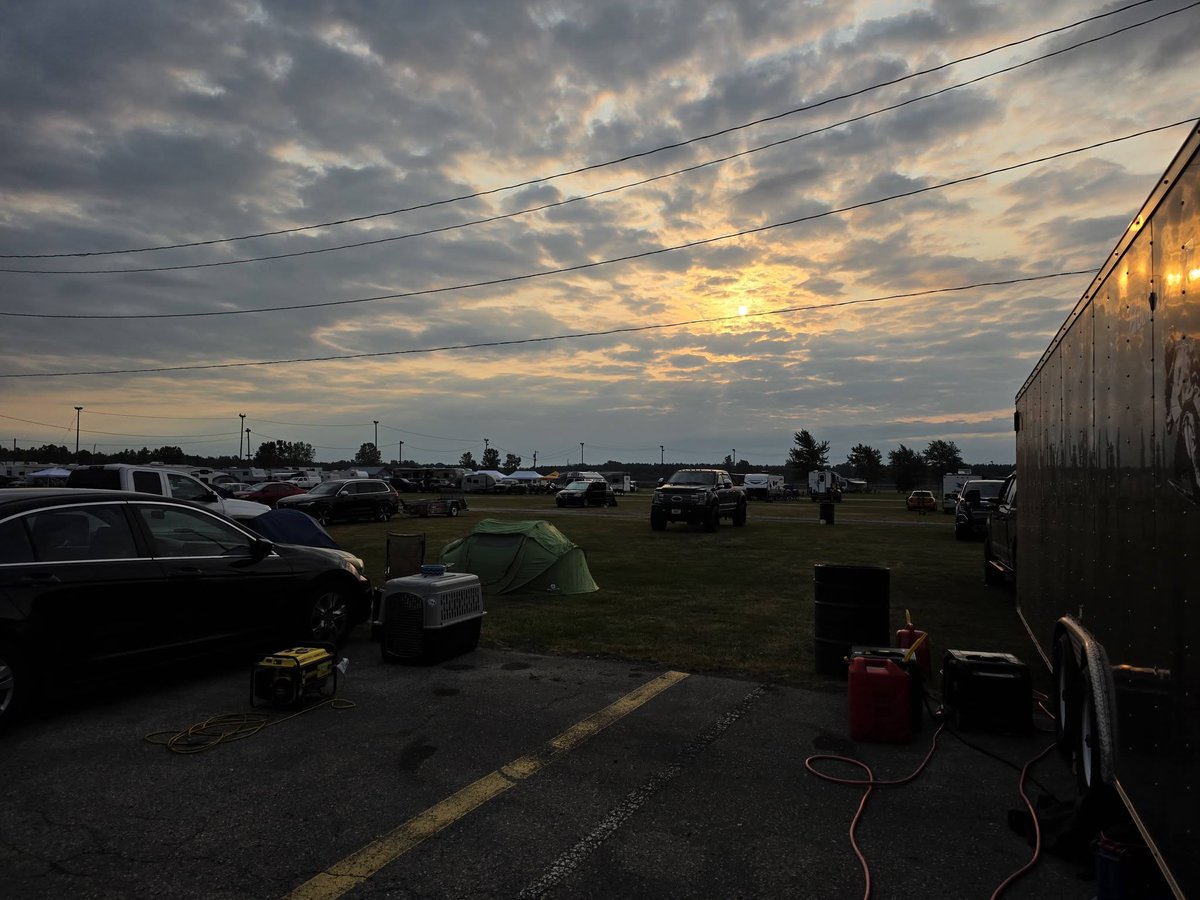 IvyNylin's tweet photo. It’s RACE DAY! https://t.co/bOCaHvP0wf