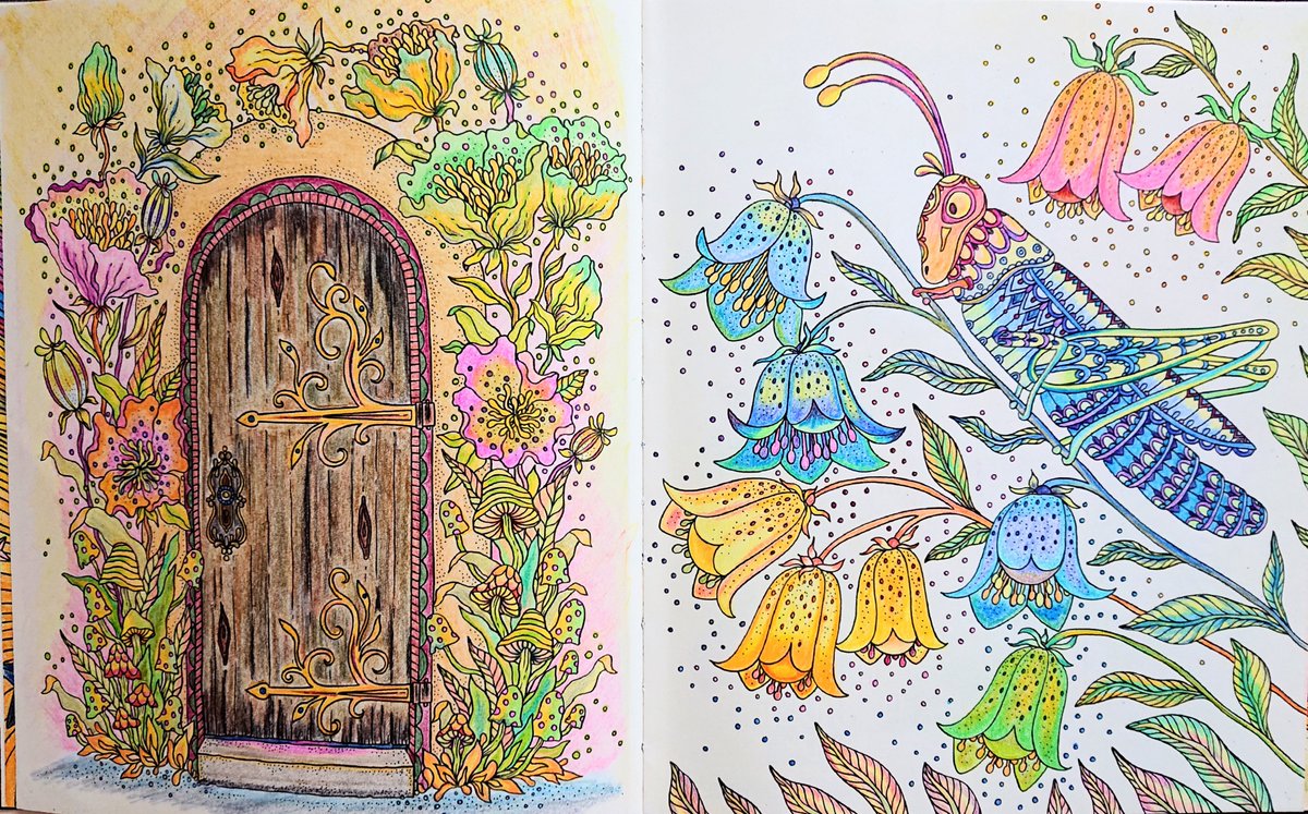 omochibara's tweet photo. 棚掃除してたら塗り絵始めて2、3か月頃のが出てきたぁ!
懐かしいわぁ…
この頃はまだ、紙にも色鉛筆にも遠慮してた https://t.co/11hPqleG9U