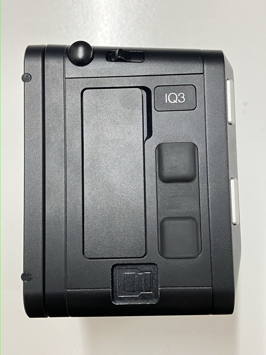 ginichi's tweet photo. 【委託品の準備】PhaseOneIQ3_100MPの委託品を検証中。問題なければ近日中にご案内予定です。6x45サイズ(53.4x40.1mm)の1億画素、本物の16bitRawは圧倒的な画質。CMOSとなり撮影環境のストライクゾーンが広がった感動を今でも覚えています。
#gonichi #スタジオショップ #phaseone #中古委託カメラ https://t.co/luLq4lFwe7