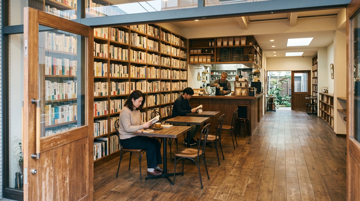 bitwininc's tweet photo. 図書館のようなブックカフェをやりたい。
小さな店舗で良いので、ゆっくりと本が読めるお店にしたいなぁ....
でも、そんなお店では家賃が払えない。😭

#カフェ https://t.co/G1PivX2gsa