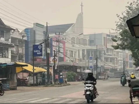 nu_online's tweet photo. Balita rentan terdampak asap karhutla yang mengganggu kesehatan pernapasan dan kekebalan. Ada 12.600 kasus ISPA pada balita Juli-Agustus 2026. https://t.co/9cI8fZ3uOG https://t.co/tkvy0J6zNR