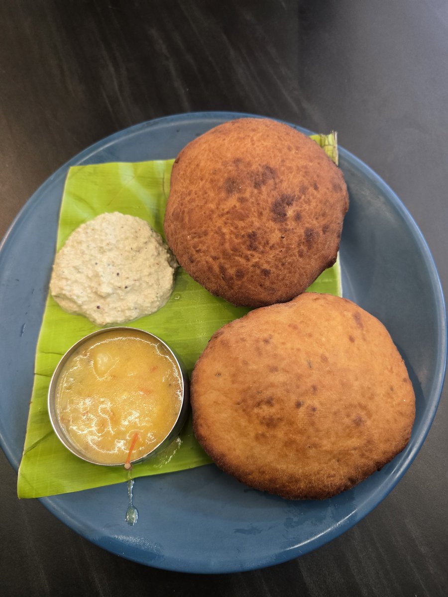 Sakshmverse's tweet photo. Had this insane mangalore buns in paris. https://t.co/bUSP9XGSxp