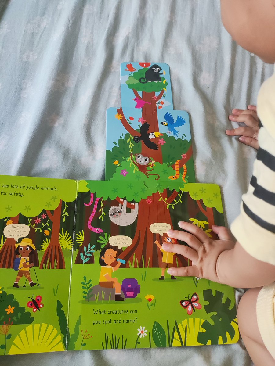 Megamaghfiroh's tweet photo. tahun ini ke BBW udah bertiga
yeaay
karena anak udah mulai suka explore buku yang interaktif jadi udah ada gambaran nih bakal beli buku seperti apa di BBW, walaupun rasanya milihnya diburu² karena si kecil rewel dan ngantuk, tapi ternyata bukuu yang dipilih di luar ekspesktasi https://t.co/TuhUdzJRiF