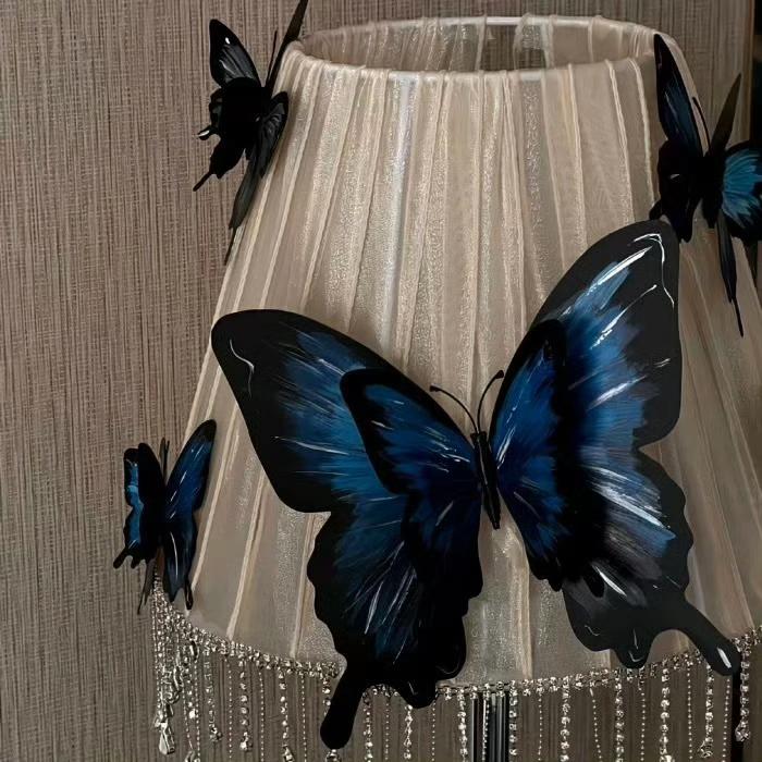 WinterVostweu's tweet photo. change is heavier than it seems to be 🦋 https://t.co/4hI7q8GLHO