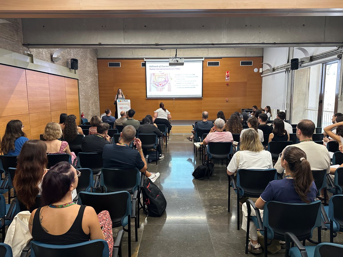 SEBBM_es's tweet photo. El #Simposio3 da comienzo también con Aina Lluch, con:
“Adipocytes in Action: Shaping the Tumor Microenvironment”
#48CongresoSEBBM @universitatURV https://t.co/Wx0OT2KNWf