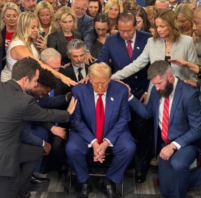BestbarronTm's tweet photo. Dear Jesus Christ, please protect Donald Trump

The Deep State isn’t happy with all his wins

AMEN 🙏 https://t.co/nUA2KE35pI