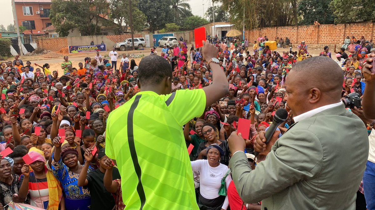 WadielMuamba's tweet photo. 🕊️🕊️🕊️🕊️🕊️
#RDC|||
#Carton_Rouge||
#William_Mukambila|
Le peuple arbitre au Lualaba
Au Lualaba, la population s’est érigée en véritable arbitre de la scène politique.
Dans une campagne inédite, le Président Williams Mukambila, initiateur du mouvement, a brandi le symbole du carton rouge contre les politiciens jugés défaillants.
Ce geste fort traduit le rejet des pratiques décriées et l’aspiration à une gouvernance responsable. Le peuple, acteur central, rappelle que la légitimité politique repose sur sa voix et son jugement.
@Presidence_RDC
@WMukambila
@SnegviLuang12
@alfreddiomba3
@damkup
@MuadiLaeticia