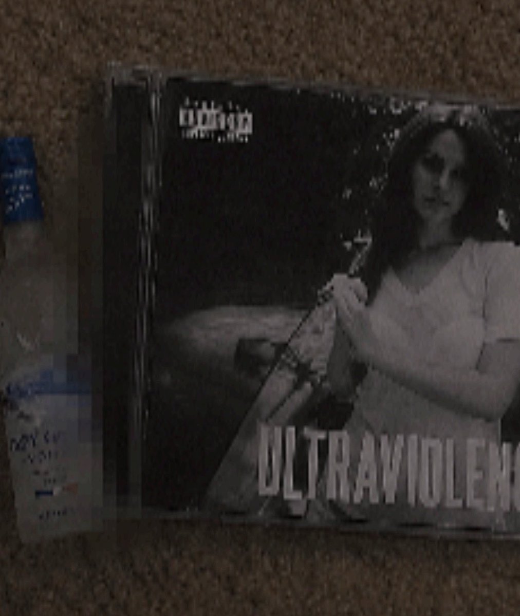 Elleiioo's tweet photo. i loveyouuuu lana :c https://t.co/EfXJMiK7yl