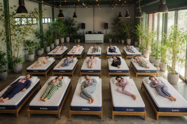 livedoornews's tweet photo. 【💤】「寝るだけ」で優勝賞金222万円 “睡眠の質”を競う「90分睡眠バトル」の参加者募集
https://t.co/fdQIeFzgA8

コアラマットレスの販売会社は、睡眠競技イベントを10月5日に開催する。睡眠計測機器を装着した参加者が一斉に眠り睡眠の質を競うイベントで、一般参加受付は4日から始まっている。 https://t.co/eNNO0OQgDU