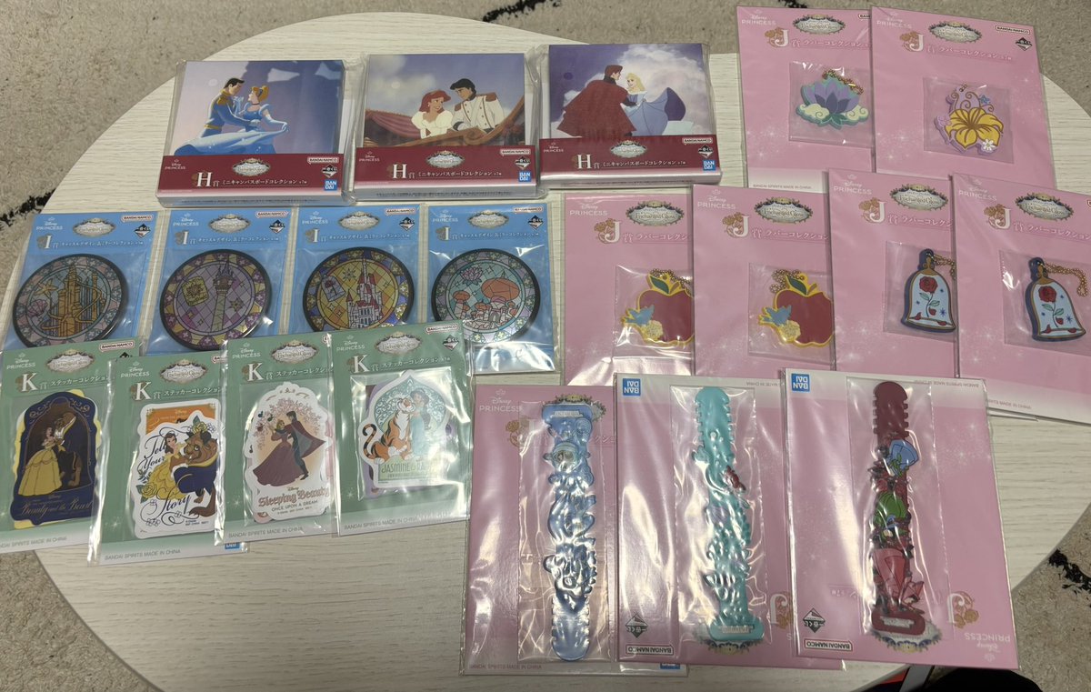 ro_na_10's tweet photo. 一番くじ  ディズニープリンセス　Enchanted Glow 交換

譲　画像のもの

求　C賞・G賞(ルミエール・コグスワース)・ラストワン・その他ベルグッズ

郵送での交換希望です📮
よろしくお願いいたします🙇🏻 https://t.co/0BEb7axKuR